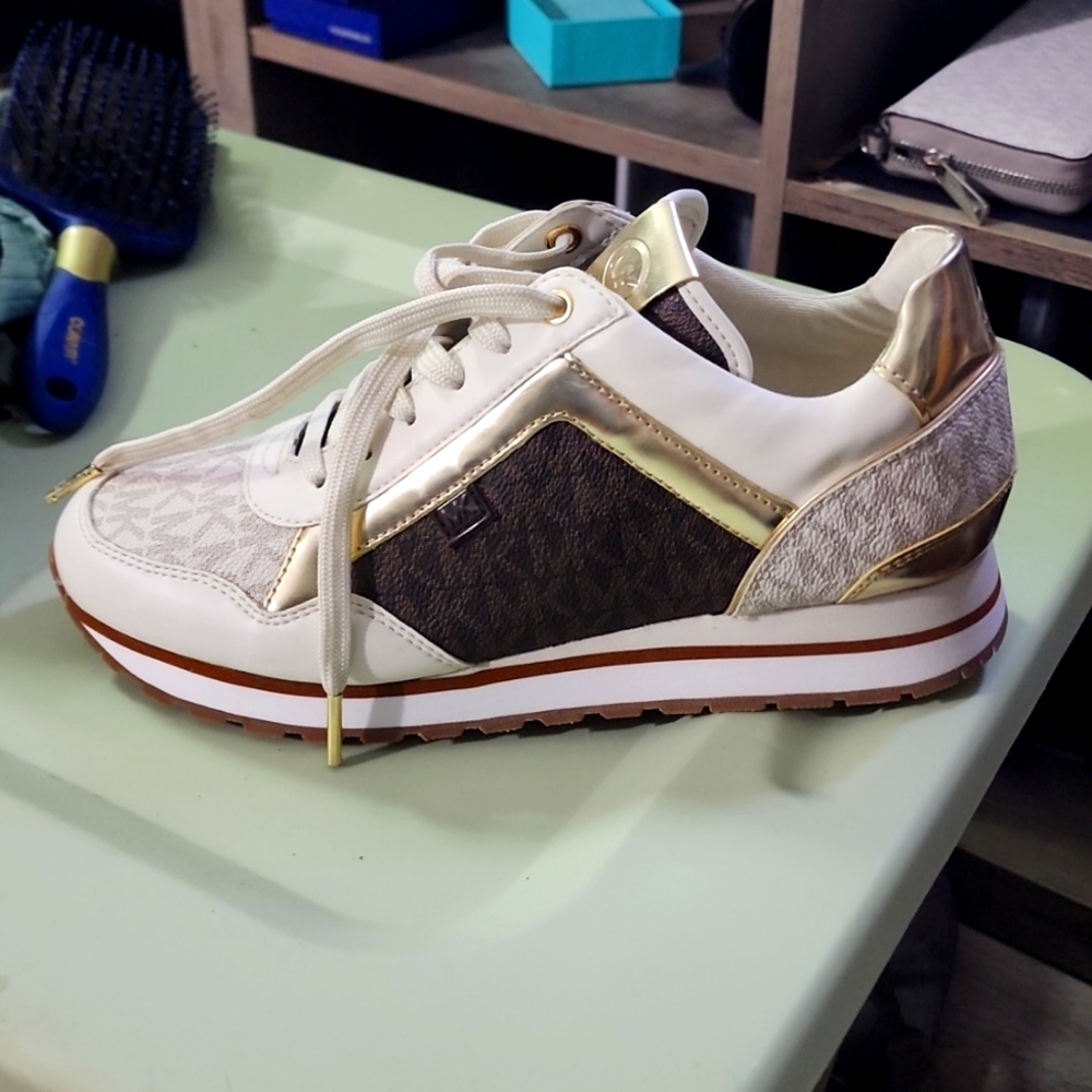 Michael kors BRAND NEW GYM SHOES